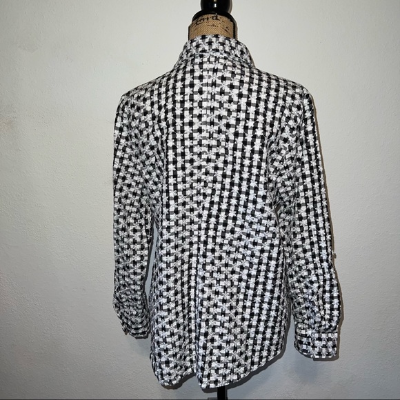 SnoSkins Black and White Button up Top XL - Picture 4 of 13